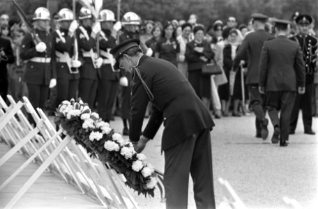 Memorial Day op Margratens erebegraafplaats Zijne Koninklijke Hoogheid Prins Ber, Bestanddeelnr 922-4721