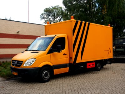 Mercedes milieuvoertuig van de Lokale Facilitaire Dienst, Koninklijke Landmacht