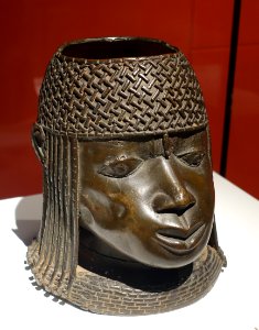 Memorial bust of a king, Nigeria, Benin Kingdom, 16th-17th century AD, bronze - Ethnological Museum, Berlin - DSC02373