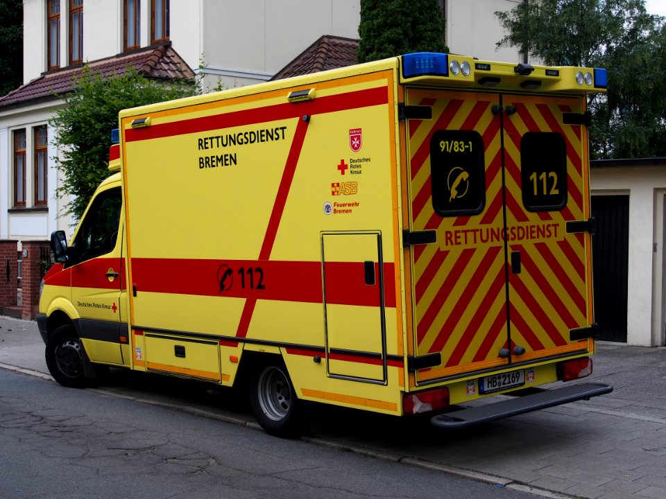 Mercedes Rettungsdienst Bremen unit 91 83-1 pic3