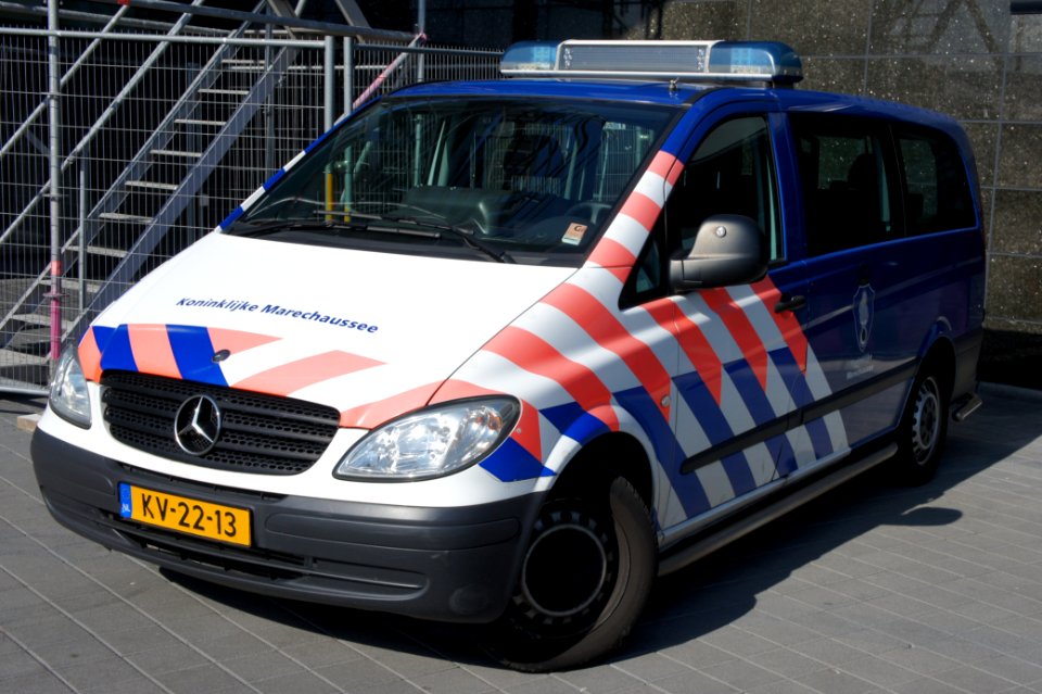 Mercedes Koninklijke Marechaussee, Schiphol pic2