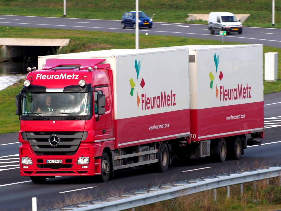 Mercedes truck, FleuraMetz