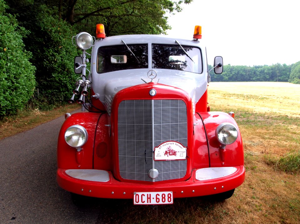 Mercedes, Belgian license registration OCH-688 pic3