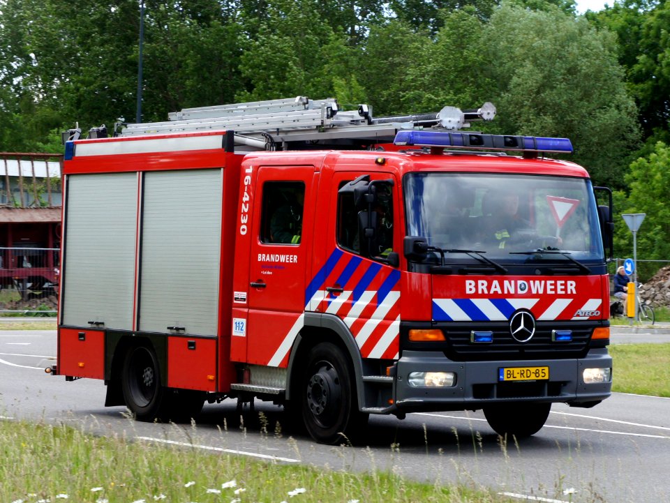 Mercedes Brandweer Leiden, Unit 16-4230