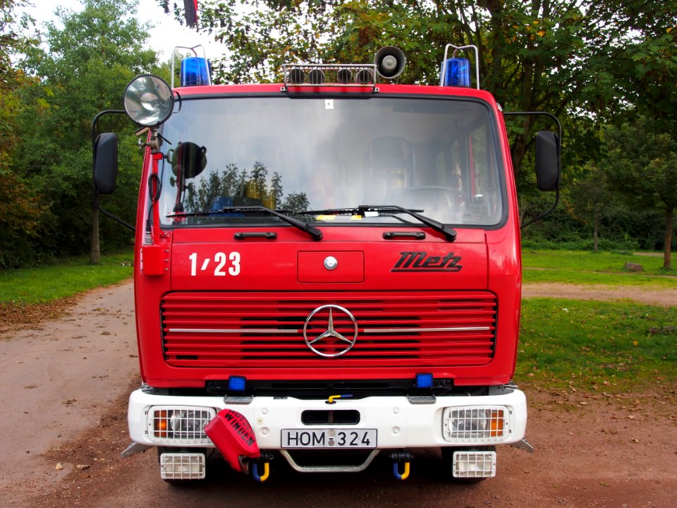 Mercedes 1222 Metz,Feuerwehr Bexbach, Lbz Mitte, Unit 1-23, Grenzlandmeisterschaften 2014, bild 3