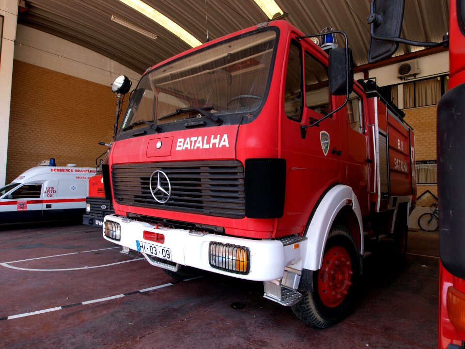 Mercedes 1217, Bombeiros Batalha, Unit pic2