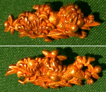 Menuki of Chinese lions, attributed to Goto Sokujo