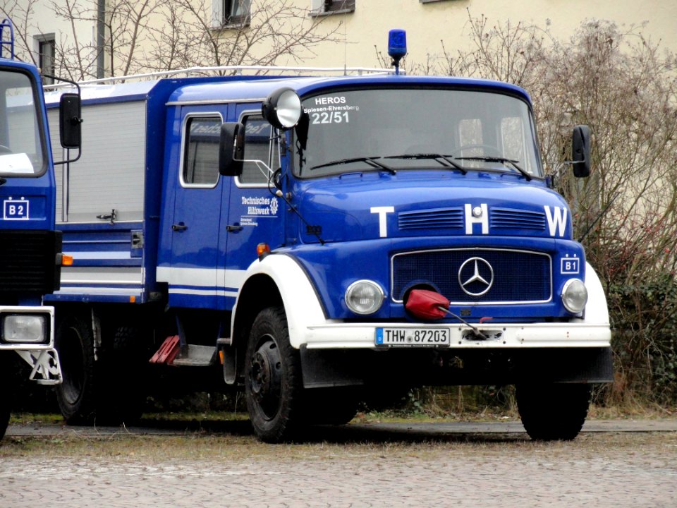 Mercedes 1333 Technisches Hilfswerk Ortsverband Spiesen-Eiversberg pic1
