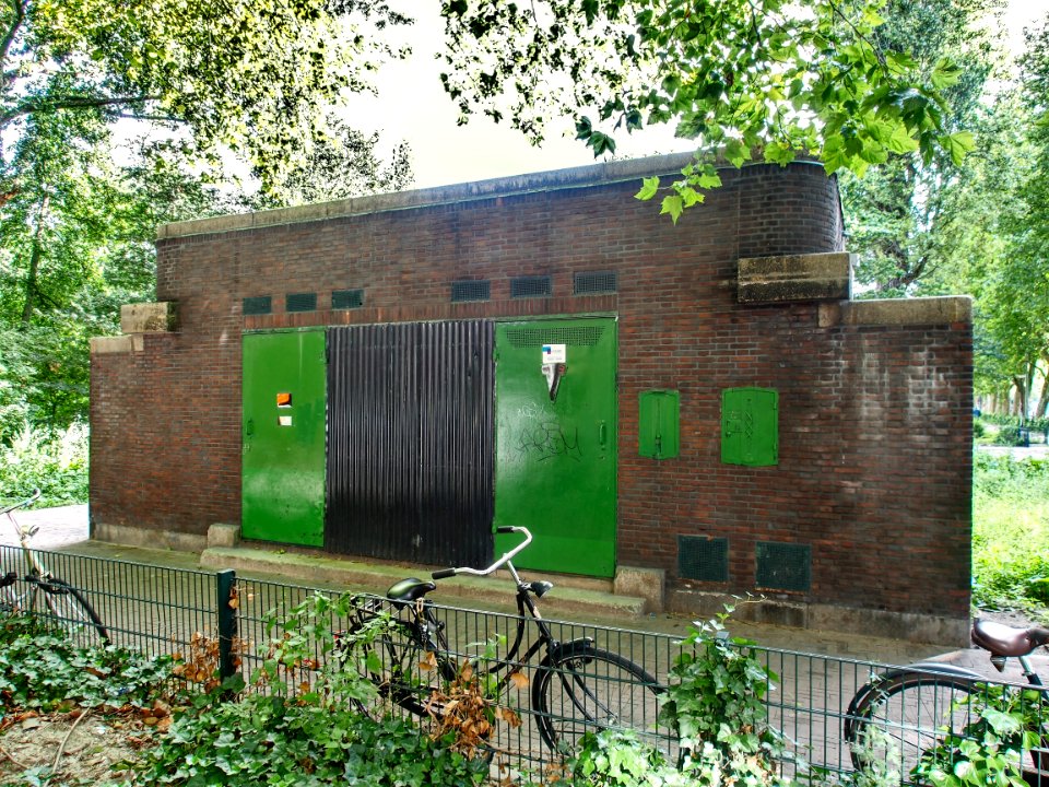 Mercatorstraat, elektriciteitshuisje in de stijl van de Amsterdamse School foto 3