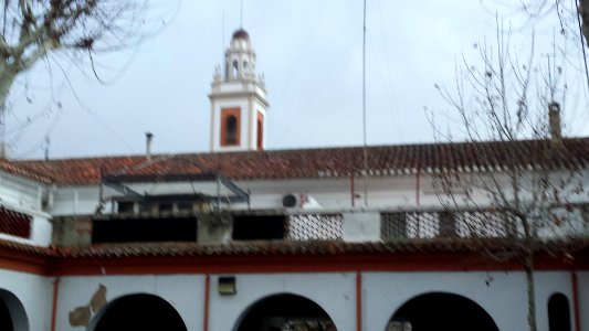 Mercado de las Casas Baratas. Plaza Porticada. Arquitectura de época franquista. Campanario Iglesia de Fátima. Albacete 2