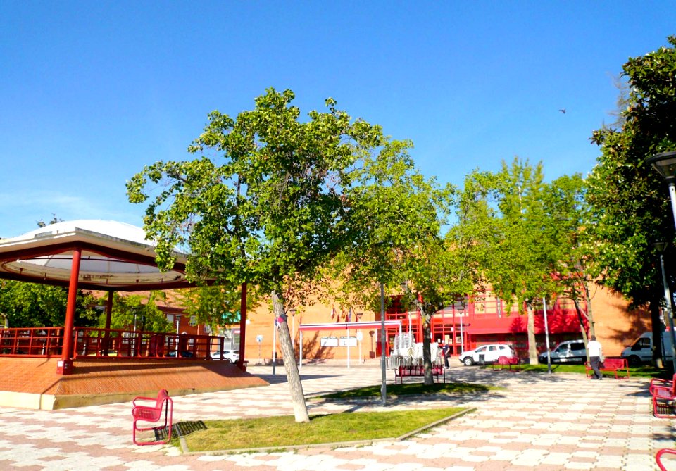 Mejorada del Campo - Plaza de la llustración 2