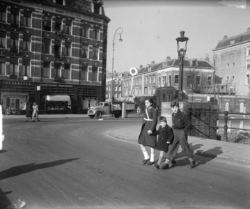Meisjes verkeersbrigadiers bij Raampunt, Bestanddeelnr 903-2341
