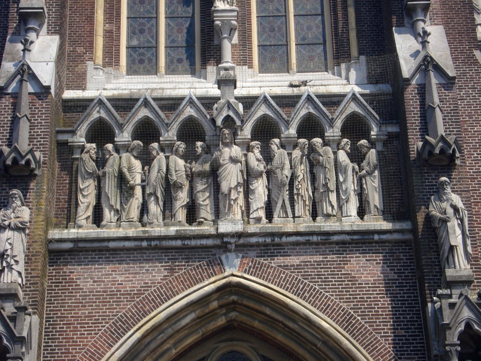 Meierijstad veghel kunstwerk christus en 12 apostelen