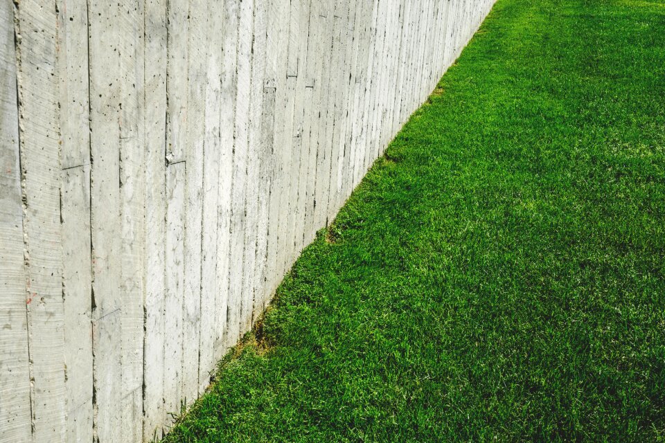 Fence grass guidance
