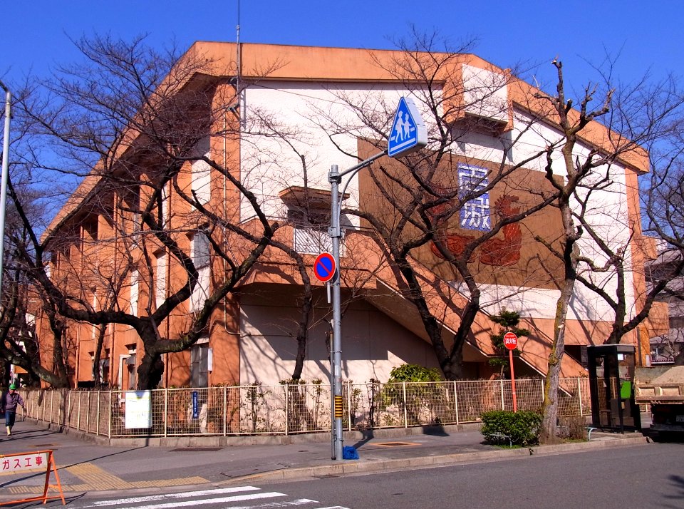 Meijo Elementary School 110222