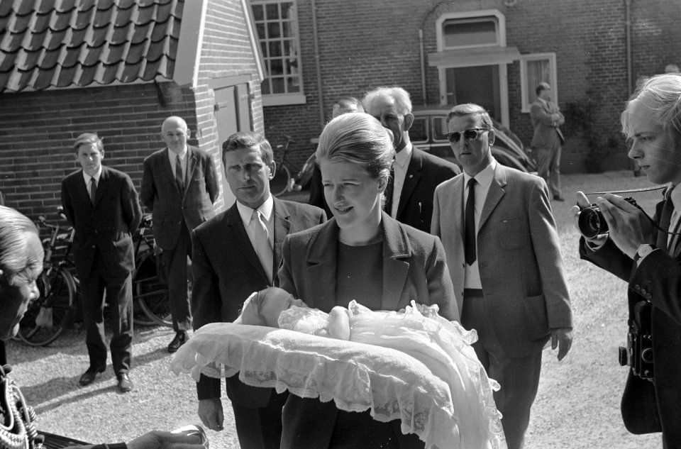 Mej. S.M.J. Ravenhorst draagt Prins Maurits Kerk in, Bestanddeelnr 921-6652