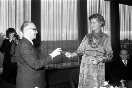 Mej mr A Schilthuis , nieuwe Comm der Kon in Drenthe in Provinciehuis in As, Bestanddeelnr 927-5594
