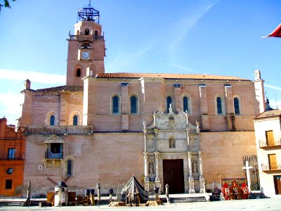 Medina del Campo-Colegiata de San Antolin 03