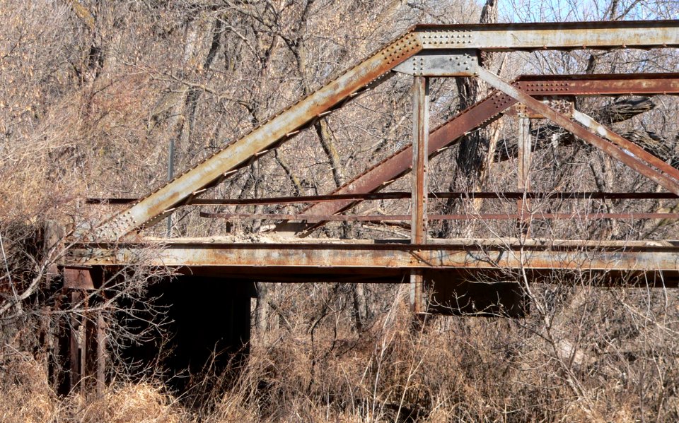 Medicine Creek 735 bridge W end