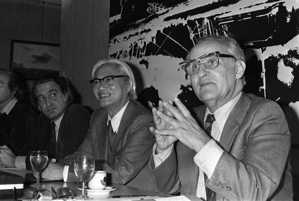 Medisch comite Nederland Vietnam gaf in Den Haag persconferentie over gevolgen h, Bestanddeelnr 931-1397