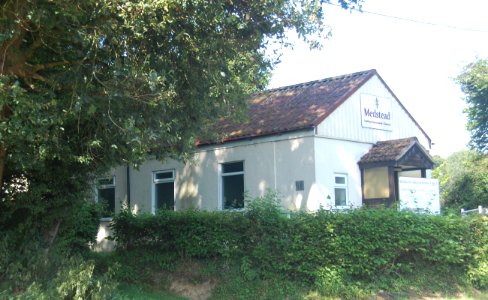 Medstead United Reformed Church, South Town Road, Medstead (July 2019) (2)