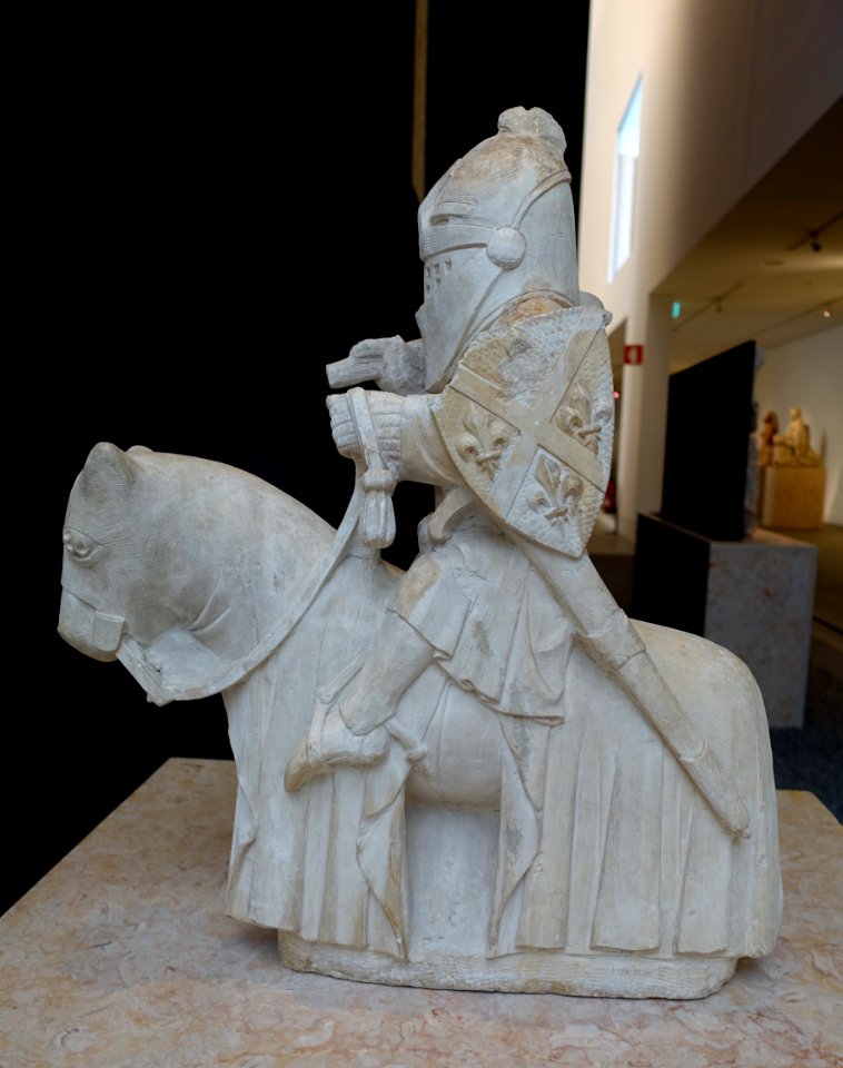 Medieval knight, from the Capela dos Ferreiros, Oliveira do Hospital, by Mestre Pero, 14th century - Museu Nacional de Machado de Castro - Coimbra, Portugal -DSC09896