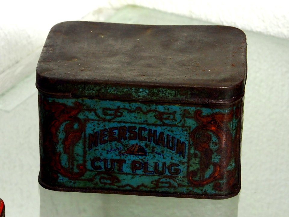 Meerschaum Cut Plug tin, Musée Somme 1916, pic-079