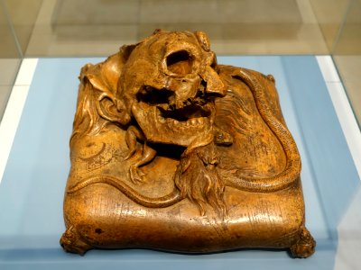 Memento mori by Paul Egell, Mannheim, c. 1720-1725, pearwood - Germanisches Nationalmuseum - Nuremberg, Germany - DSC03815