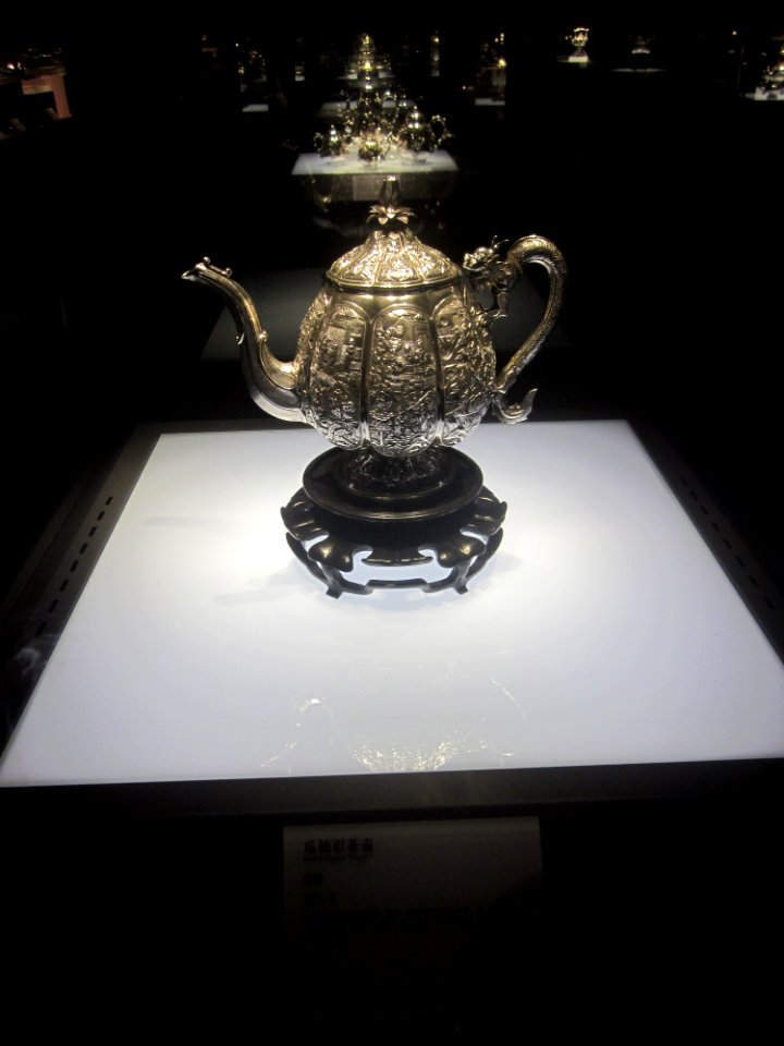 Melon-shaped Teapot, the late Qing Dynasty, Changsha Museum