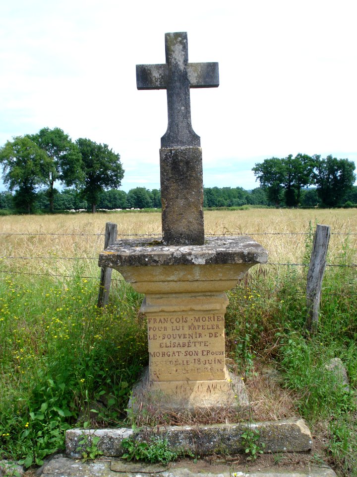 Melay (Saône-et-Loire, Fr), croix de chemin avec texte