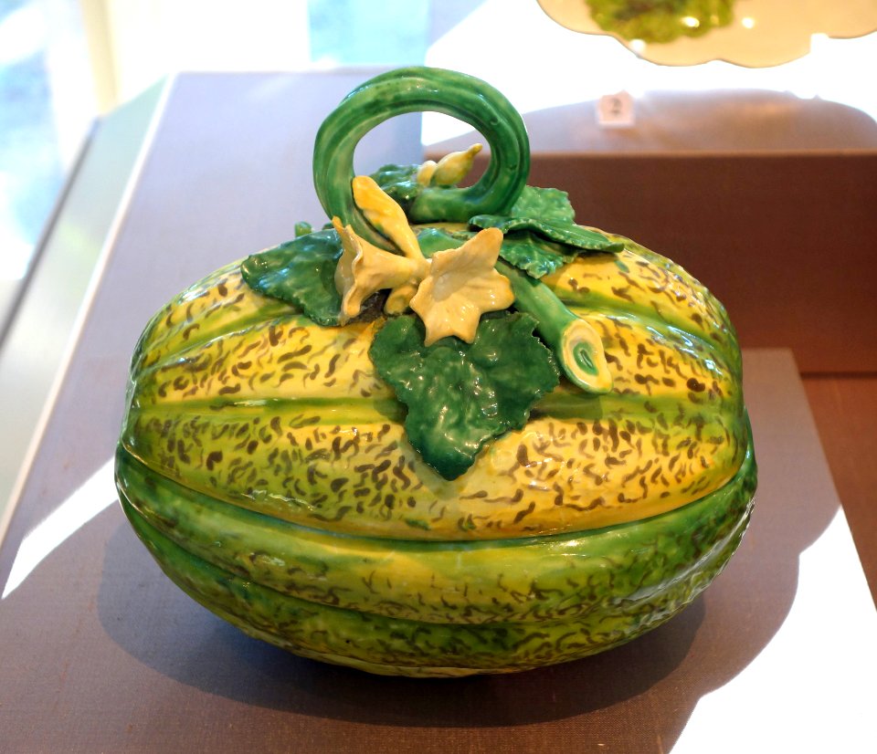Melon tureen and cover, Chelsea, c. 1755-1756, soft-paste porcelain - California Palace of the Legion of Honor - DSC07620