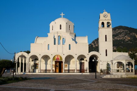 Church kamena vourla place