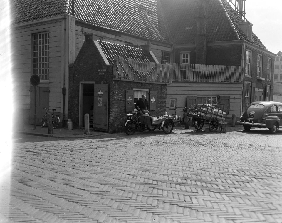 Melkboer Schieveen in de kerk Amstelveld, Bestanddeelnr 908-5075