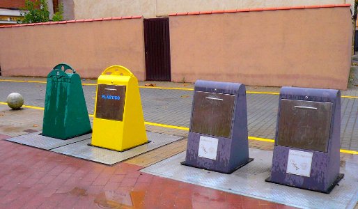 Melgar de Fernamental - Contenedores de reciclaje 1