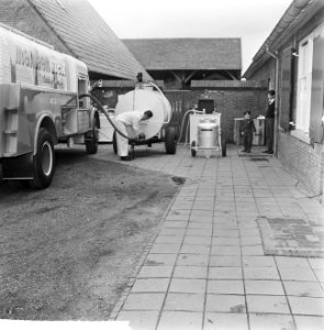 Melkinrichting Menken NV te Wassenaar, nieuw systeem voor transport en conserver, Bestanddeelnr 917-6260
