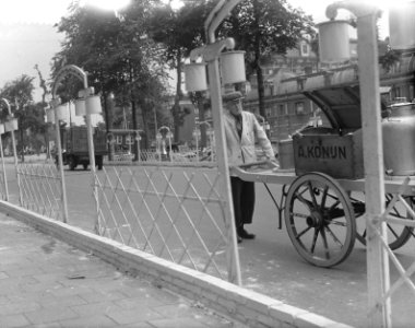 Melkwagentje op Stadhouder Kade, Bestanddeelnr 905-1765