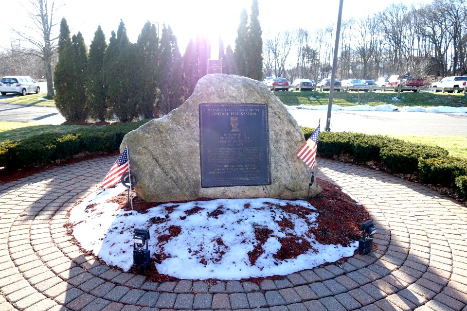Mellon R. Joy Memorial - Saugus, Massachusetts - DSC04624