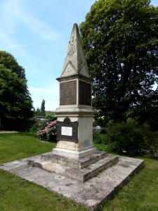Melle (Deux-Sèvres) monument aux morts 1870-1871
