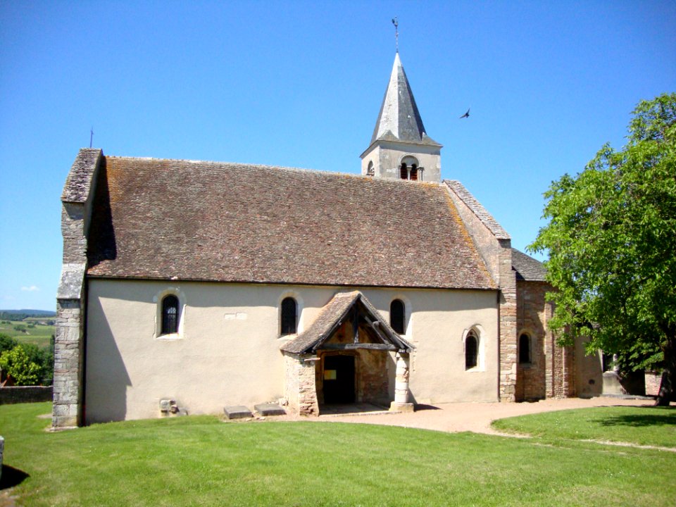 Mellecy (Saône-et-Loire, Fr) église, façade latérale et tour