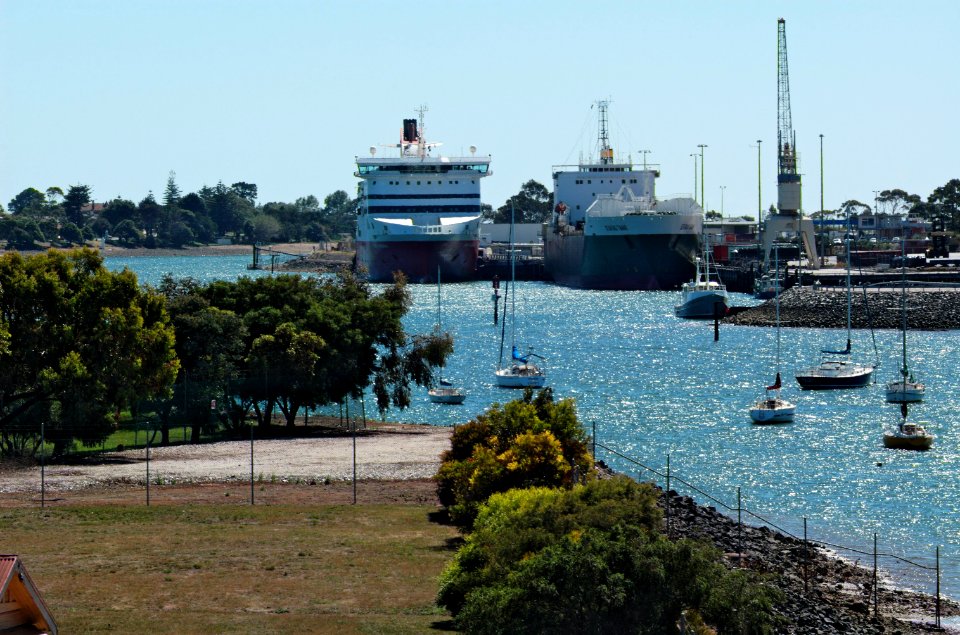 Mersey-ships-Devonport-20070312-001
