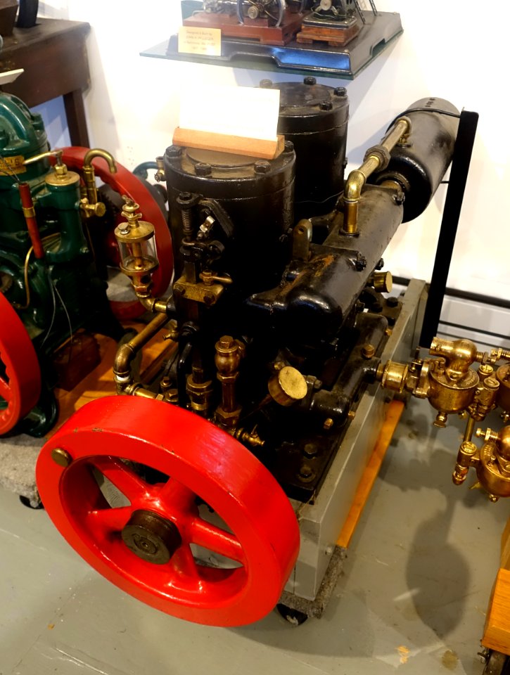 Mianus make & break marine engine, 2 cylinder - New England Wireless & Steam Museum - East Greenwich, RI - DSC06753