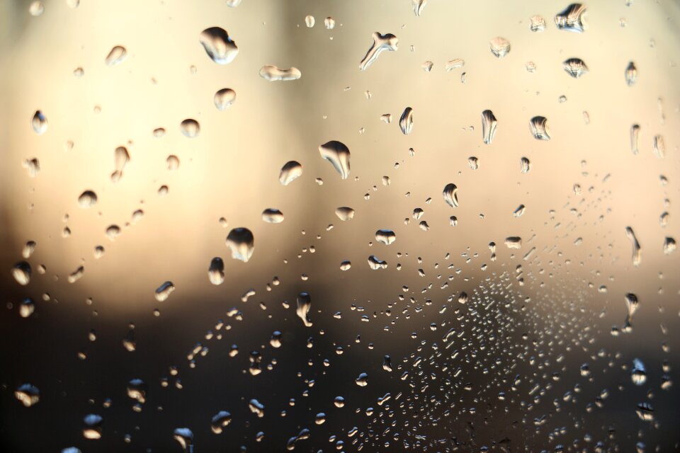 Window drops drops of water