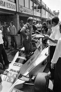 Michael Bleekemolen test ATS-wagen voor Grand Prix op Zandvoort, Bestanddeelnr 929-8576