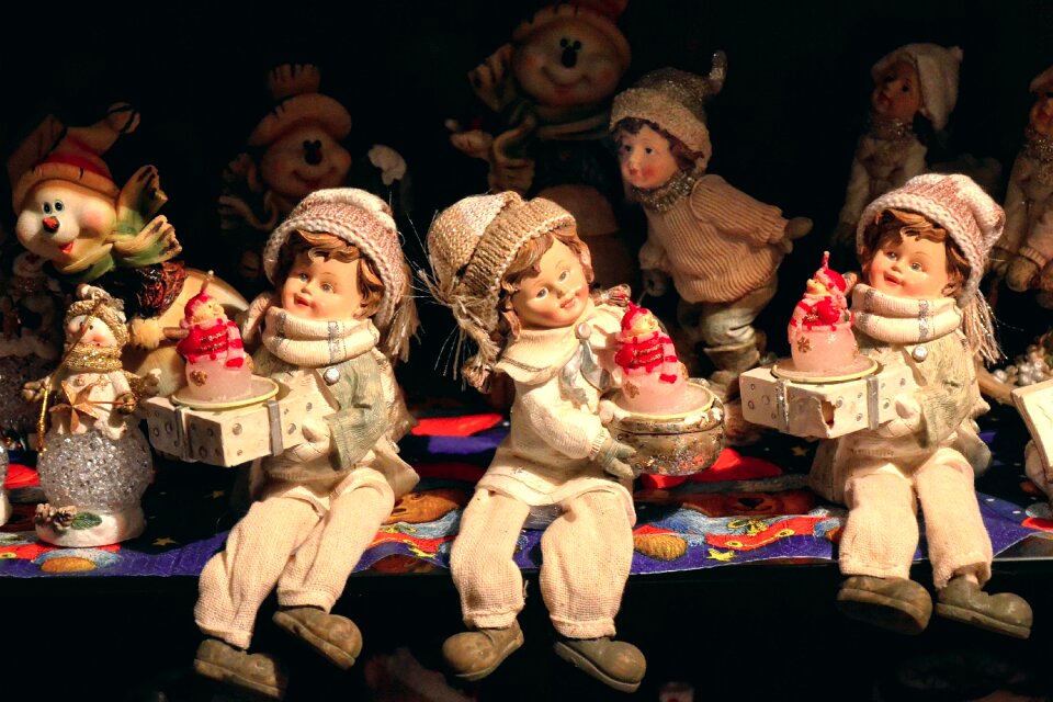 Porcelain ceramic figures decoration