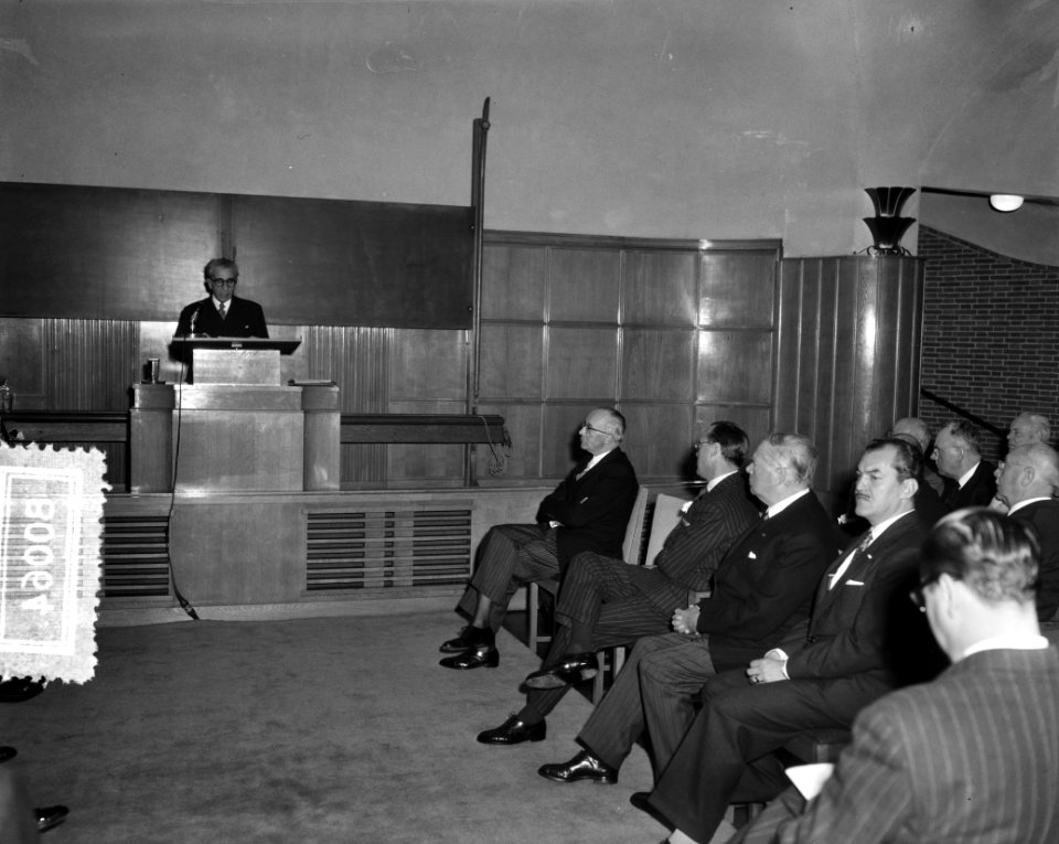 Mexicodag te Rotterdam met Prins Bernhard Van links burgemeester Van Walsum, am, Bestanddeelnr 908-0064