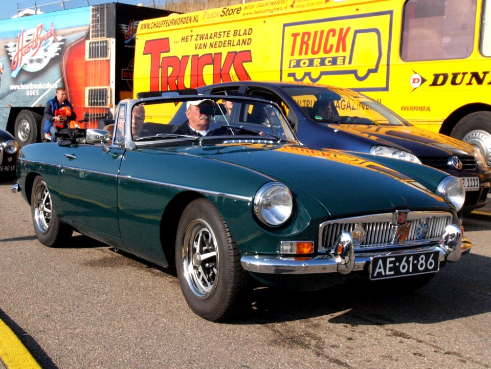 MG B dutch licence registration AE-61-86 pic2