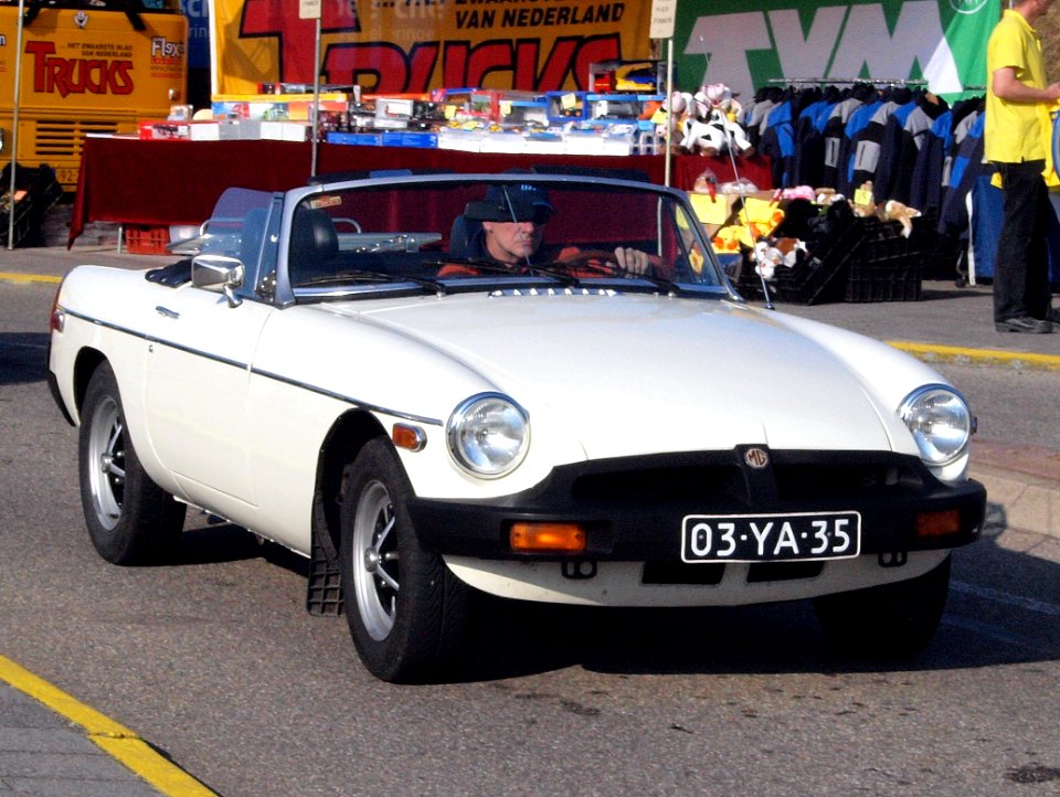 MG B Tourer US dutch licence registration 03-YA-35