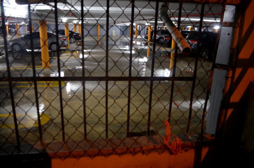 Miami tidal flooding Oct 14 2016 16 - low parking garage