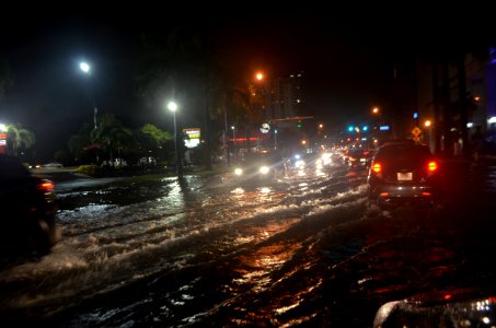Miami tidal flooding with rain at high tide during king tides 09