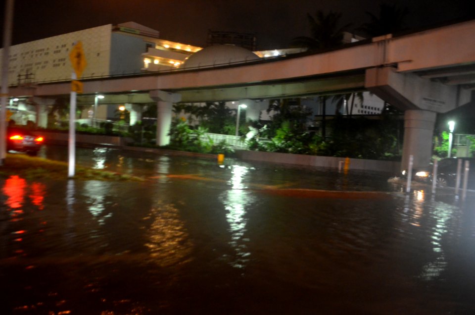 Miami tidal flooding with rain at high tide during king tides 02